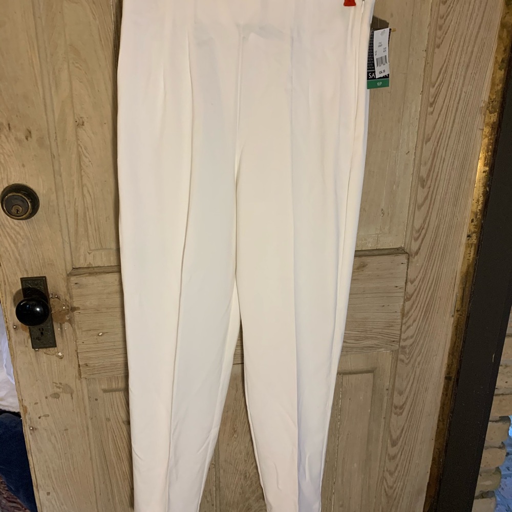 White elastic waist pants